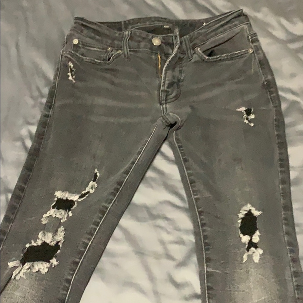 American Eagle Skinny Jeans. Size 28 x 30.